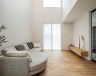 床・壁・家具、色はどう合わせる? メゾンの6スタイルで見る色合わせのヒント